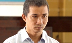 Gã đàn ông nhờ bé gái kéo bao đất rồi đè nạn nhân cưỡng bức