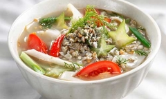 Món ngon bữa tối: Canh hến thì là chua dịu 'đưa cơm' ngày hè
