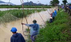 Vợ lao vào cứu chồng bị điện giật, cả 2 cùng tử vong