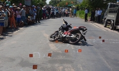 Hai xe máy đấu đầu, 4 người thiệt mạng