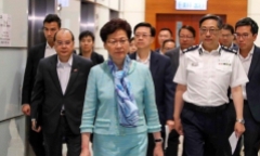 Lãnh đạo Hong Kong lên án vụ bạo động, đập phá tại tòa nhà lập pháp