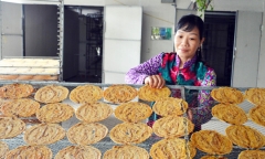 Cận Tết Nguyên đán, đường phố Hà Nội ùn tắc, chật cứng như nêm từ sáng tới chiều