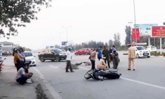 Tin tai nạn giao thông mới nhất ngày 19/2/2019: Va chạm với ô tô, một quân nhân tử vong