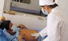Hà Nội: Số người nhiễm HIV trong nhóm nam 'quan hệ' đồng giới tăng cao