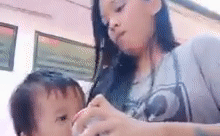 Tin tức đời sống mới nhất ngày 29/5/2019: Bảo mẫu cho bé gái uống bia để dễ ru ngủ gây bức xúc