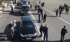 Chùm ảnh siêu xe chống đạn bảo vệ Tổng thống Nga Vladimir Putin