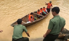 Yêu cầu ngừng xả lũ khẩn cấp để cứu 15 phụ nữ bị mắc kẹt trong rừng