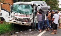 Tin tức tai nạn giao thông mới nhất hôm nay 9/9/2019: Xe cứu hộ tông xe tải, tài xế trọng thương