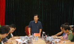 Phó Thủ tướng Trịnh Đình Dũng chỉ đạo khắc phục sạt lở tại Hòa Bình