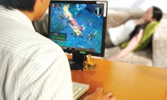 Đi trăng mật cũng trốn ra quán game: Chiêu “độc” trị chồng nghiện game