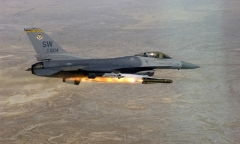 Mỹ bắt đầu không kích IS trên lãnh thổ Syria