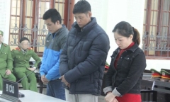Người phụ nữ mang con gái 5 tuổi đi bán ma túy lãnh 18 năm tù
