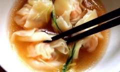 Cách làm canh hoành thánh nhân tôm đơn giản tại nhà