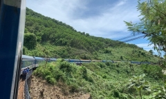 Tin tức tai nạn giao thông mới nhất hôm nay 30/6/2019: Tàu khách Bắc-Nam trật bánh trên đèo Hải Vân