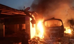 Cháy xe khách ở Lào, 1 người Việt thiệt mạng,  3 người nguy kịch
