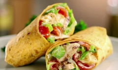 Tortilla cuốn bơ gà - ngon miệng cho người ăn kiêng