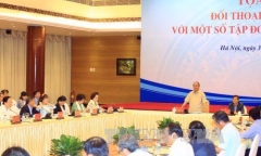 Thủ tướng Nguyễn Xuân Phúc đối thoại chính sách với một số Tập đoàn kinh tế tư nhân