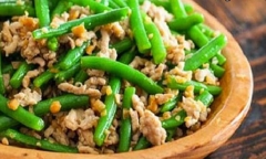Tưởng món ăn bình thường, thêm thứ này vào đậu đũa xào bỗng trở thành