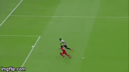 Video: Thủ môn mắc sai lầm ngớ ngẩn khiến đội nhà thủng lưới trong