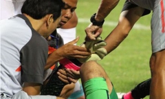Ăn mừng quá khích, bác sĩ của U19 Việt Nam bị cấm xuống sân