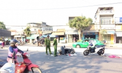 Đà Nẵng: 2 xe máy va chạm kinh hoàng, 3 người nguy kịch