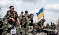 Lính Ukraina đào ngũ hàng loạt, vứt lại cả xe tăng?