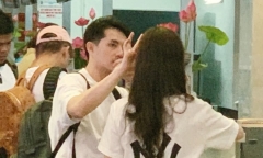 Khoảnh khắc “tình bể bình” của Đông Nhi và Ông Cao Thắng ở sân bay Tân Sơn Nhất
