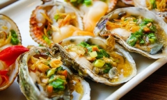 Hàu nướng mỡ hành cực nhanh, cực ngon chỉ với nồi chiên không dầu