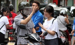 Sáng nay (25/6), gần 1 triệu thí sinh dự thi THPT quốc gia bắt đầu làm bài thi Ngữ Văn