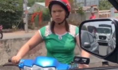 Lan truyền thêm clip bà chủ ở Long An chặn đầu, đập phá ô tô của khách vì chê đắt