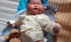Bé sơ sinh 7kg khiến các bác sĩ ngỡ ngàng