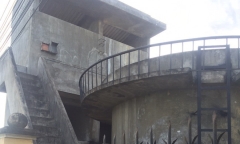 Cán bộ huyện treo cổ tự tử ở đài nước