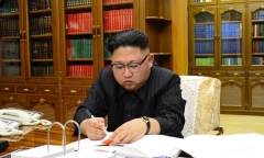 Ông Kim Jong-un “tặng quà giúp Mỹ bớt chán