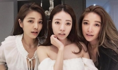 Không ai tin đây là bà mẹ 63 tuổi và các con gái U40 mà đẹp như hot girls