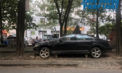 Hà Nội: Xót xa nhìn Bentley, BMW tiền tỷ bị chủ nhân
