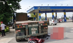 Tin tức tai nạn giao thông mới nhất hôm nay 14/7/2019: Tài xế lùi xe đầu kéo cán chết người ở Thanh Hóa