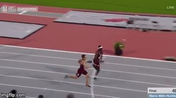 Video: Cộng đồng mạng sốt sắng vì cú bay người giành huy chương vàng của vận động viên Mỹ