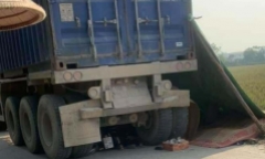 Tin tai nạn giao thông ngày 12/12: 2 chị em bị container cán tử vong
