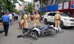 Tin tức tai nạn giao thông mới nhất hôm nay 6/9/2019: Ô tô tông hàng loạt xe máy ở TP.HCM