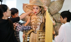 Chưa bao giờ trang phục dân tộc của Việt Nam mới lạ và độc đáo đến thế