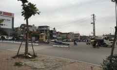 Vi phạm giao thông, kéo ngã CSGT xuống đường rồi bỏ chạy