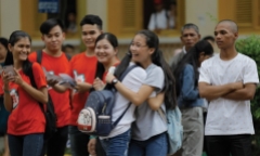 Thủ tướng Campuchia đặc cách cho tất cả học sinh lớp 12 đỗ tốt nghiệp 