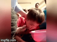 Video: Rùng mình cảnh gắp con đỉa dài 4 cm đang hút máu trong mũi cậu bé