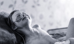 Người cha chia sẻ ảnh về cuộc chiến ung thư giai đoạn cuối của con gái