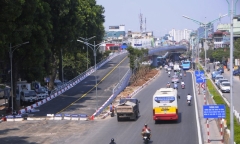 Hà Nội đề xuất thay đê đất bằng bê tông, mở rộng thêm làn xe tại đường Âu Cơ