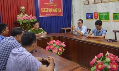Phóng viên bị dọa “chôn xác” khi đến làm việc tại bãi rác Khánh Sơn