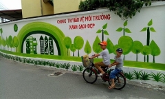 “Lạc trôi” giữa con đường bích họa độc đáo ở Hà Nội
