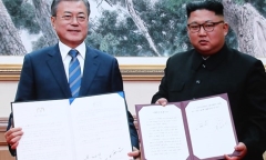 Hai nhà lãnh đạo Hàn-Triều ký kết tuyên bố chung,