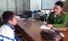 Học sinh tiểu học giật túi xách của người đi đường vì thiếu tiền chơi game