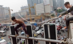 Nam thanh niên tự tử thành công vì sự giúp đỡ nhiệt tình của “người tốt”